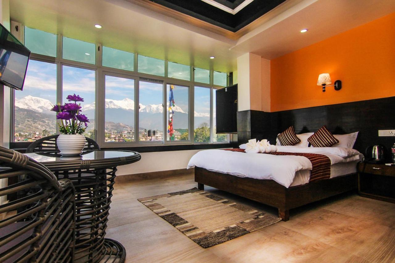 Hotel Lakeside Pvt. Ltd. Pokhara Esterno foto