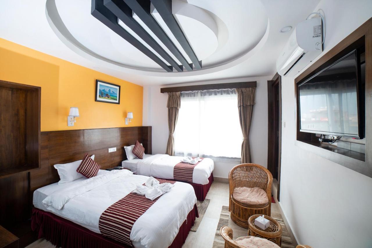 Hotel Lakeside Pvt. Ltd. Pokhara Esterno foto