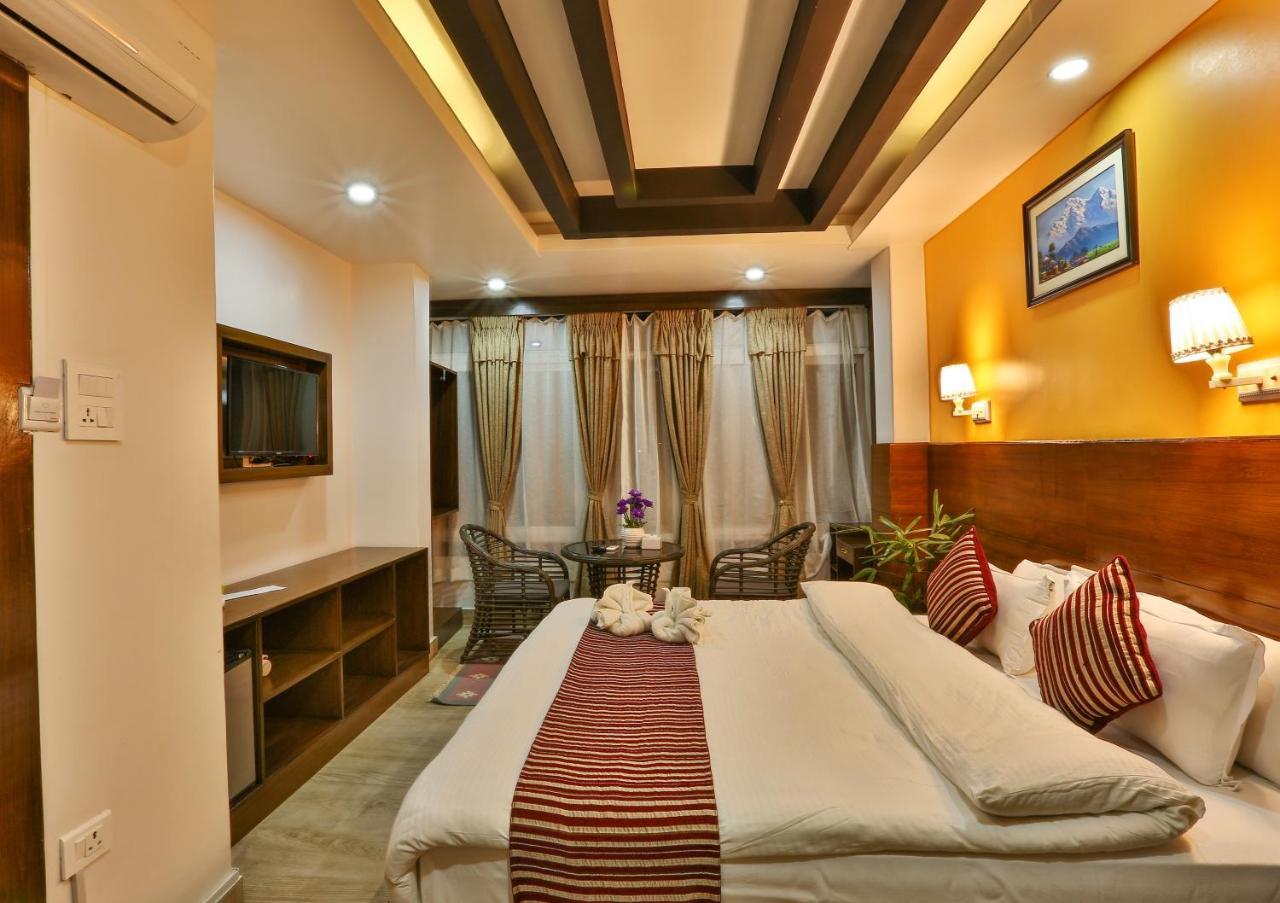 Hotel Lakeside Pvt. Ltd. Pokhara Esterno foto