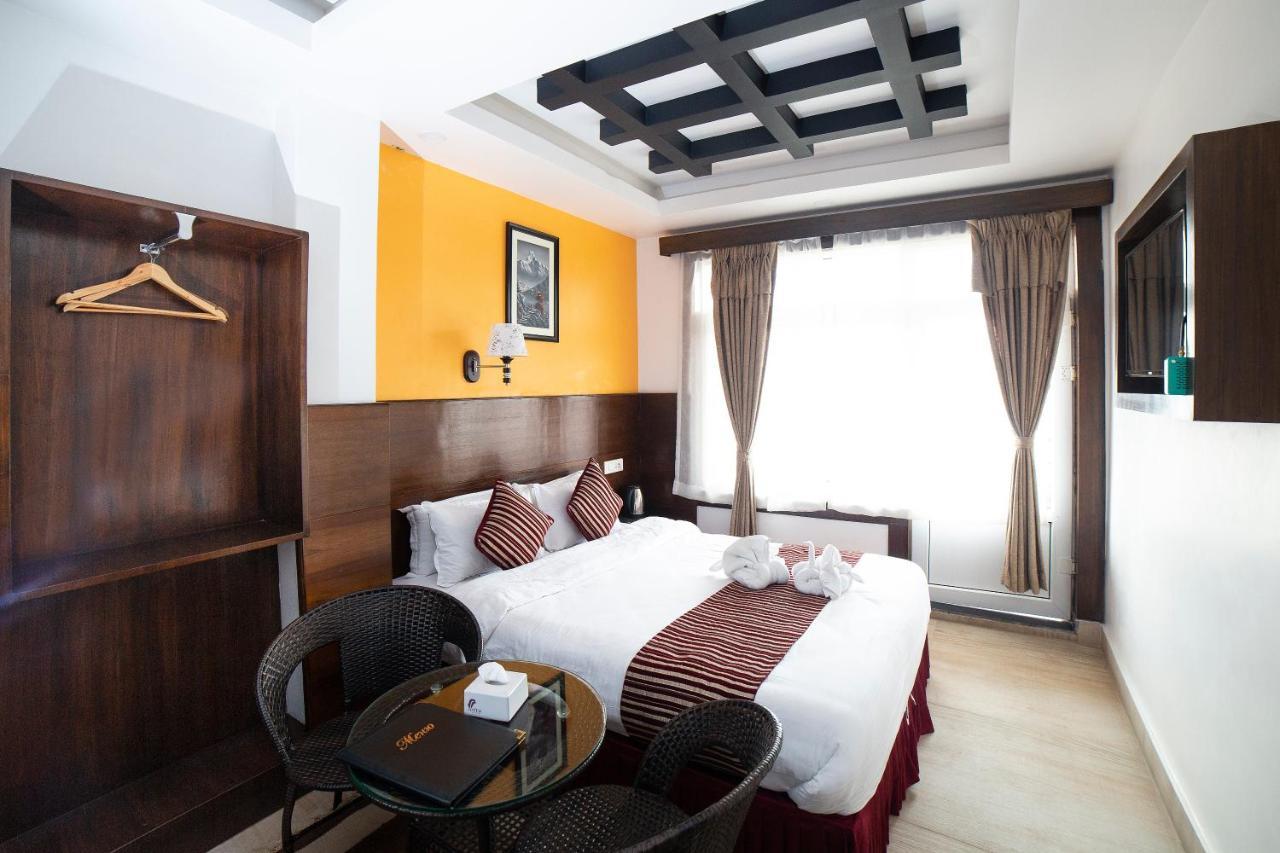 Hotel Lakeside Pvt. Ltd. Pokhara Esterno foto