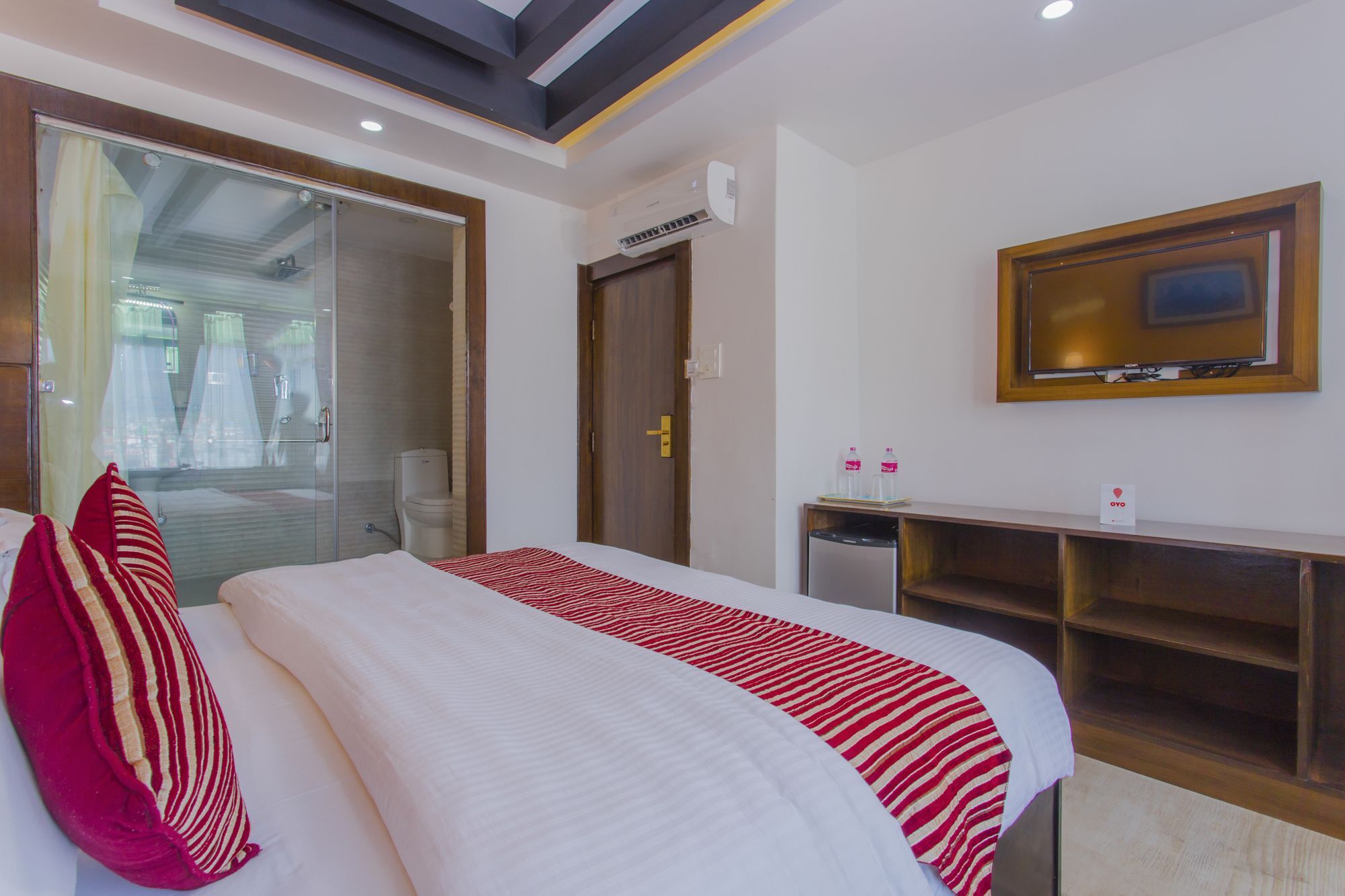 Hotel Lakeside Pvt. Ltd. Pokhara Esterno foto
